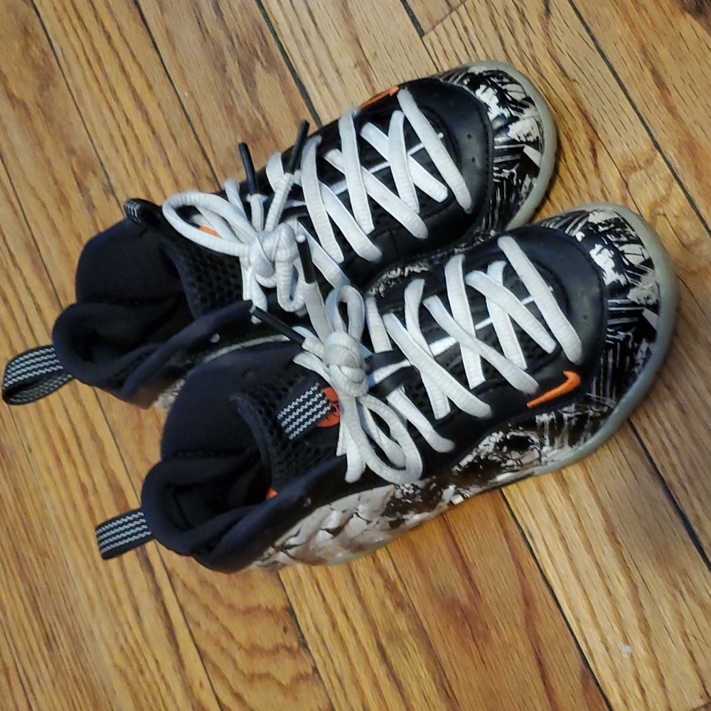 Unisex Foamposite Nike Sneakers